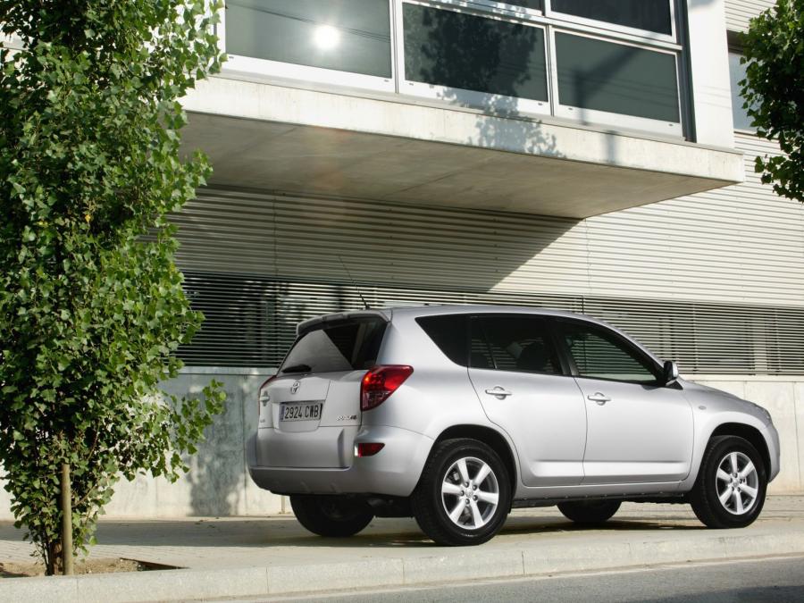  Toyota RAV4 Cross Sport 2007 года  (фото 8 из 13)